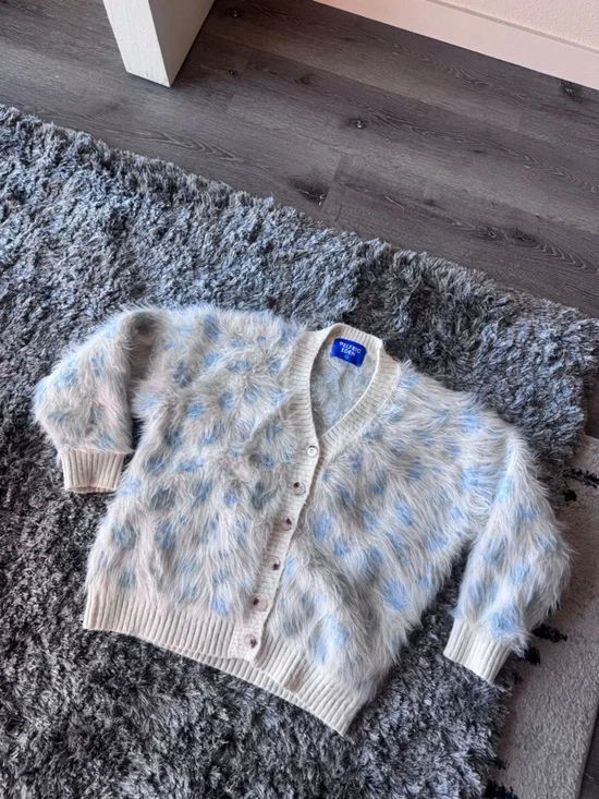 Aelfric Eden Cream Sweater with Pale Blue Accents - Picture 5 of 6